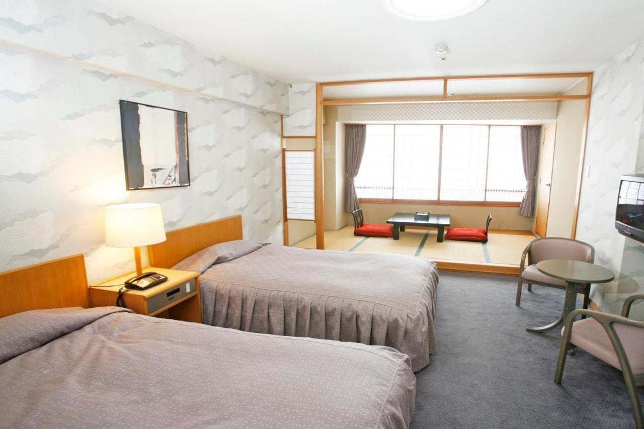 旅館 ラヴィエ川良 4*